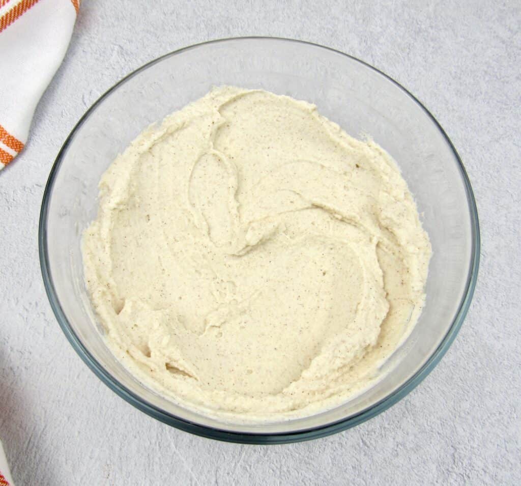 cinnamon mascarpone in glass bowl